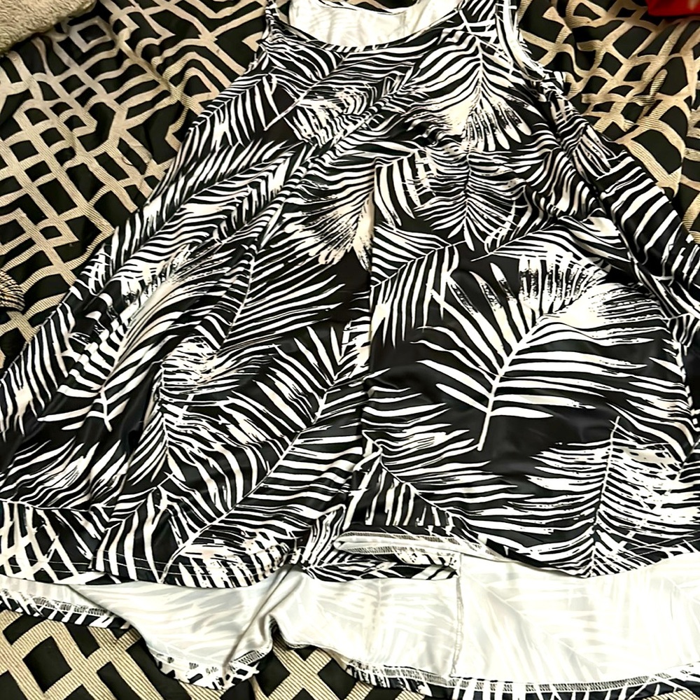 Black and white dress!